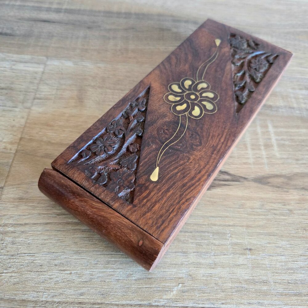Vintage Hand Carved Wooden Jewelry Box w/ Brass Floral Inlay and carved flowers. - Picture 8 of 9